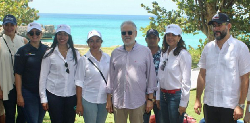 Recorrido por el parque de La Caleta con el Ministro de Medio Ambiente Miguel Ceara Hatton