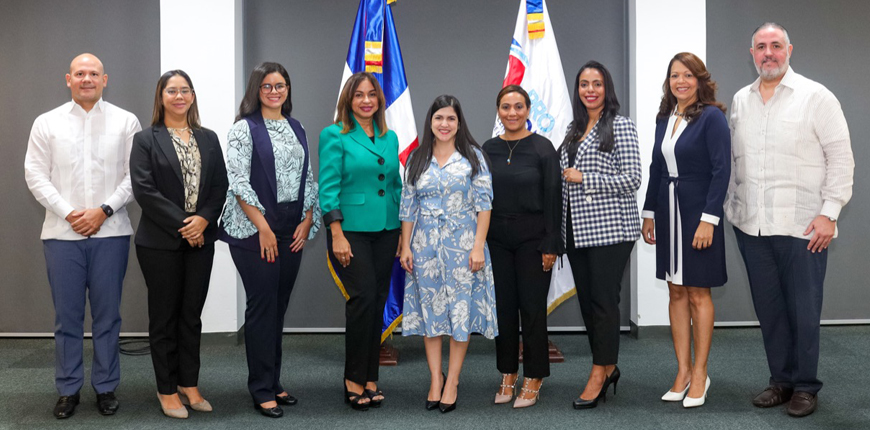 Encuentro con Sra. Biviana Riveiro, Directora Ejecutiva de  Prodominicana